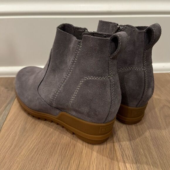Sorel gray suede wedge booties with zipper - Picture 6 of 8